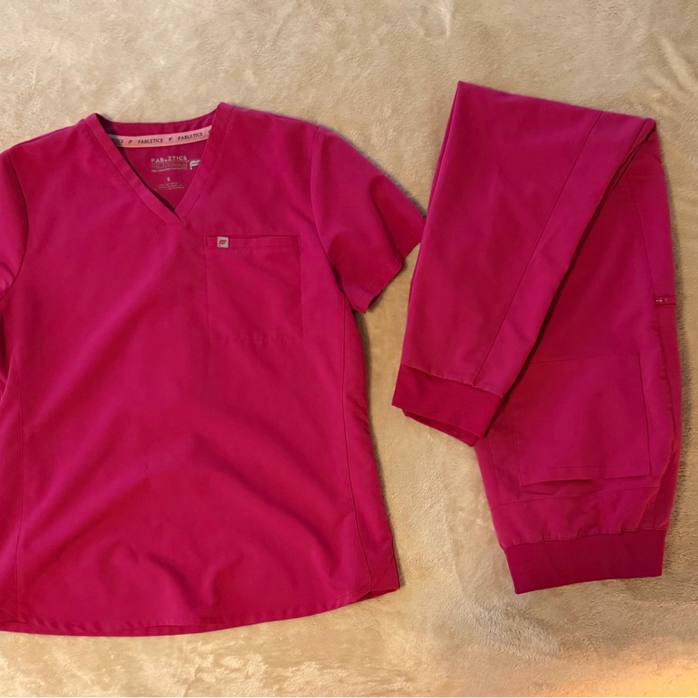 Fabletics Women's Scrub Set in Fuchsia Pink